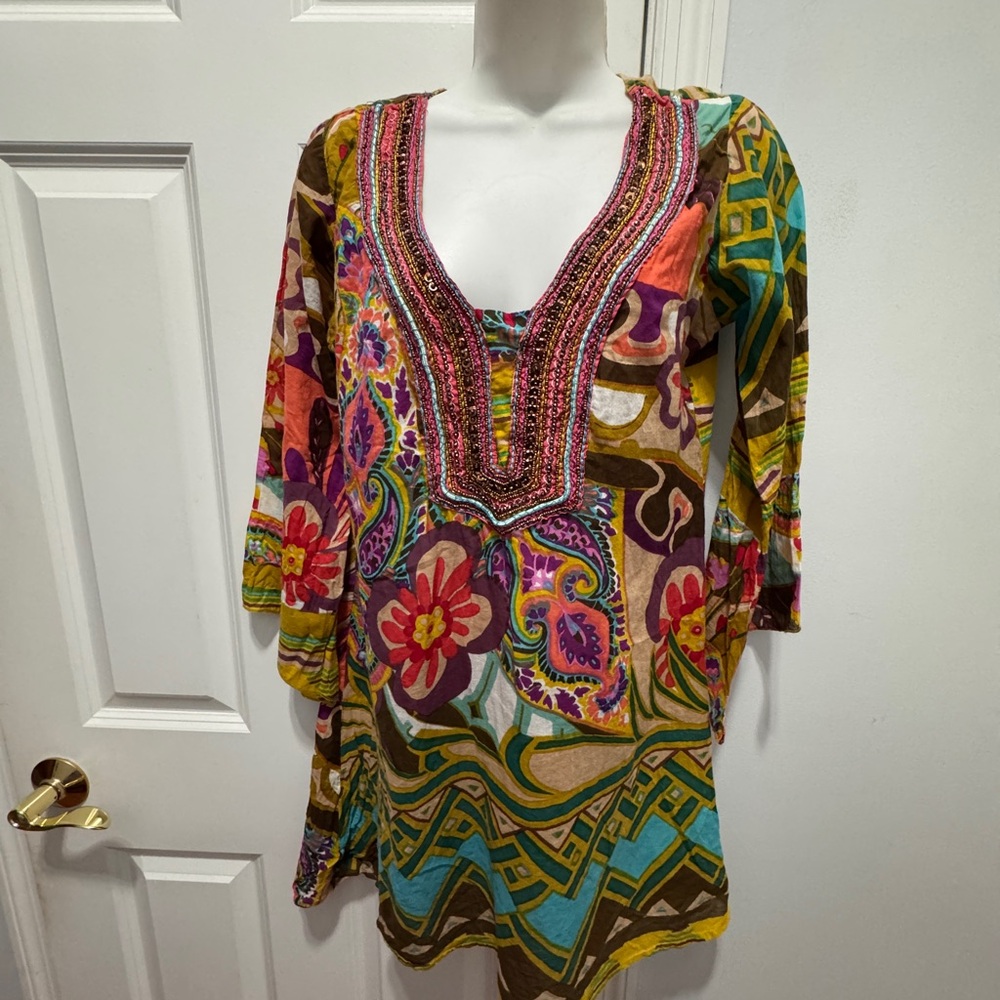 Red and Green Graphic cotton mini Dress with 3/4 Sleeves size medium